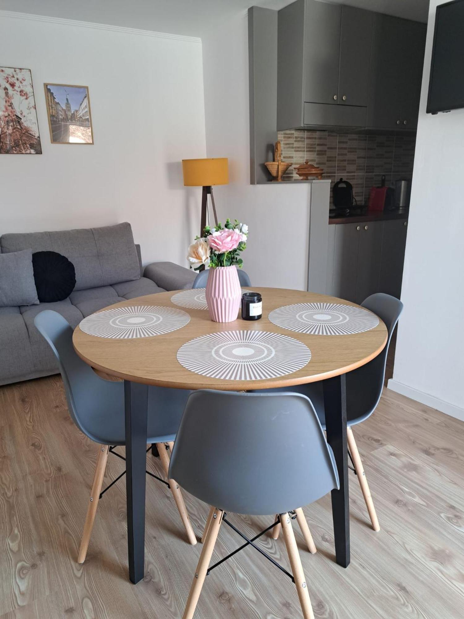 Free Garage In The Center-Delicia 4 Studio! Hermannstadt Exterior foto